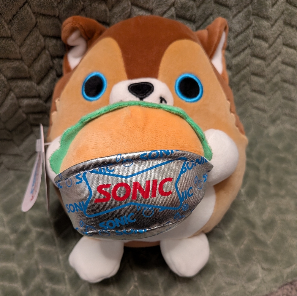Zuru Snackles Sonic Brown and White Puppy With Hamburger